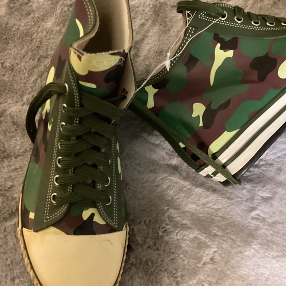 EUC camo rubber bootie size 6 - Picture 3 of 4